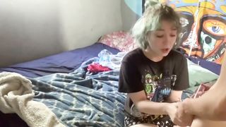 Amatőr 18 éves tini csaj televerve
