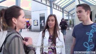 Amatőr fiatal pár pénzért kefél
