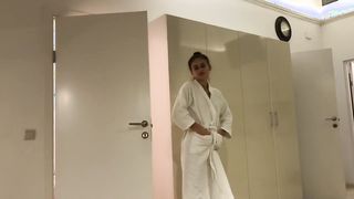 Orosz tini kicsike lány popsiba kefélbe