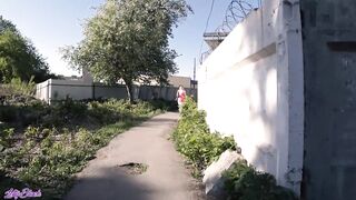 Tini lány lovagolja a srác faszát