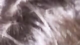 Élvezésig cumizza a néger hímvesszőt