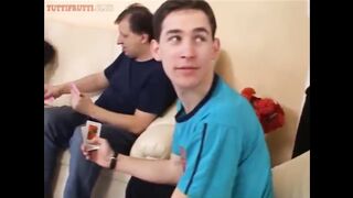 Zsuzsit a cigány tini csajt partiba nyomják