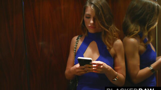 Adriana Chechik segge szétbaszva