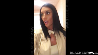 August Ames muffját csoki krapek keféli