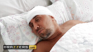 Brazzers - Brooklyn Gray szőrös muffja bekúrva