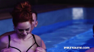 Private - Barbie Sins lovagol a nagy faszon