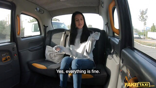 Fake Taxi - Alyssa Bounty análba kefélve