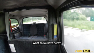 Fake Taxi - Tini lány jól szopja a taxist