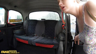 Fake Taxi - Lucy Heart a dögös pici orosz muff
