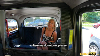 Fake Taxi - Emily Bright a taxiban kefél