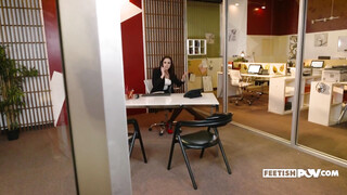 Its POV - Chanel Preston a szőrös puncis milf