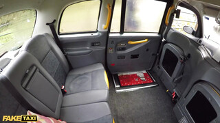 Fake Taxi - Asia Rae a taxiban szexel