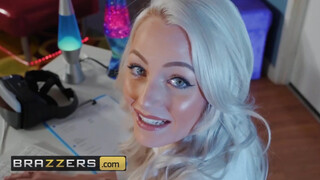 Brazzers - Nicolette Shea élvezi ha keményen dugják