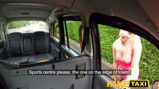 Fake Taxi - Lana Harding a taxissal kefél