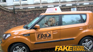 Fake Driving School - egy felcsatolható műfasszal kúrlak meg