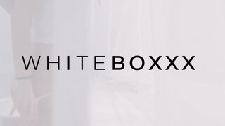 WHITEBOXXX - Rebeca Volpetti tökéletes pinája