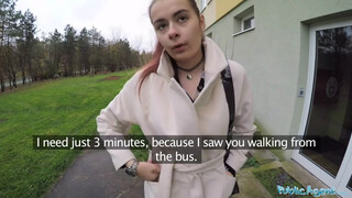 Public Agent - Orosz diák lány benne van a szexben