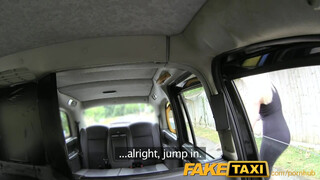 FakeTaxi - isteni testű világos szőke lány imád baszni