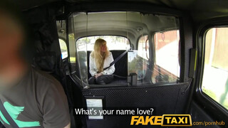 FakeTaxi szőrös pinás vörös csajszi