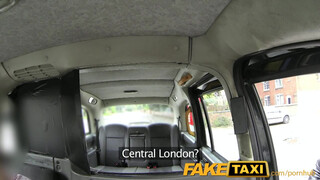 FakeTaxi sztripper csajszi megmutatja mit tud