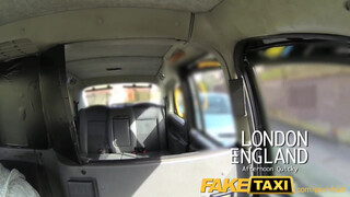 FakeTaxi cuki göndör csoki lány nagyon jól baszható