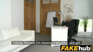Fake Agent az orosz picike lány Anna Rey istenien kúr