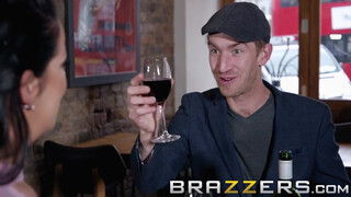 Brazzers - Anissa Jolie élvezi a nagy dákót
