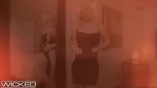 Wicked - Katy Jayne a szőrös puncis milf