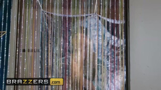 Brazzers - Karma Rx a hippi sráccal kefél