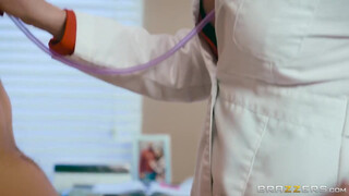 Ariella Ferrera a latin doktornő - Brazzers