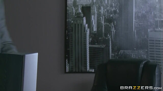 Eva Angelina bemutatja a mélytorkos technikáját - Brazzers