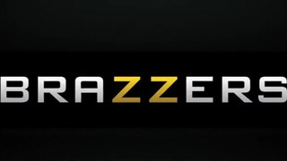Katrina Jade két faszival kefél - Brazzers