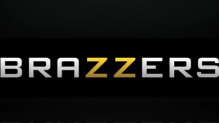 Vampirella a nagy faszra indul be igazán - Brazzers