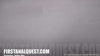 Nikki Hill nagy feneke meghágva - First Anal Quest
