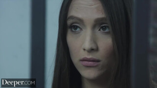 Deeper - Izzy Lush tetovált pasival szexel