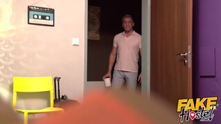 Fake Hostel masszázs után egy kemény baszás?