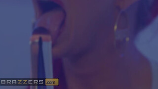 Brazzers - Phoenix Marie nagy feneke megdolgozva