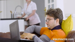 Private-com - Alice Wayne a hatalmas cicis szobalány