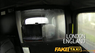 FakeTaxi - hatalmas keblű debella lány a taxiban