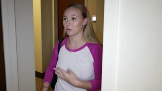 TeenPies - Tiffany Kohl muffja megtöltve