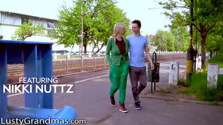 LustyGrandmas - 55 éves háziasszony és a tini srác