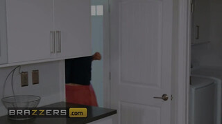 Brazzers - Charlotte Sins idősebb faszival szexel