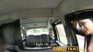 FakeTaxi - Emma Butt az óriás cicis milf