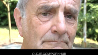 Oldje - az öreg motoros és a tini lány