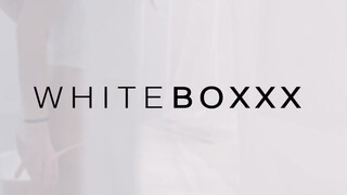WHITEBOXXX - Vanessa Decker gyengéden szexel
