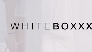 WHITEBOXXX - A szexi Rebecca Volpetti maszturbál