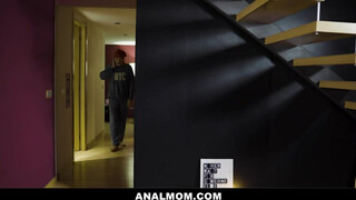 Canela Skin segge alaposan meghágva - Anal mom