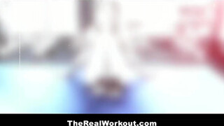 TheRealWorkout - Callie Nicole bekúrva a teremben