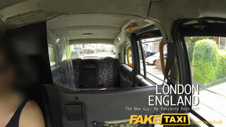 FakeTaxi - Victoria Summers baszik a hátsó ülésen