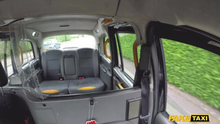 Fake Taxi - Ava Austen szeret segget nyalni